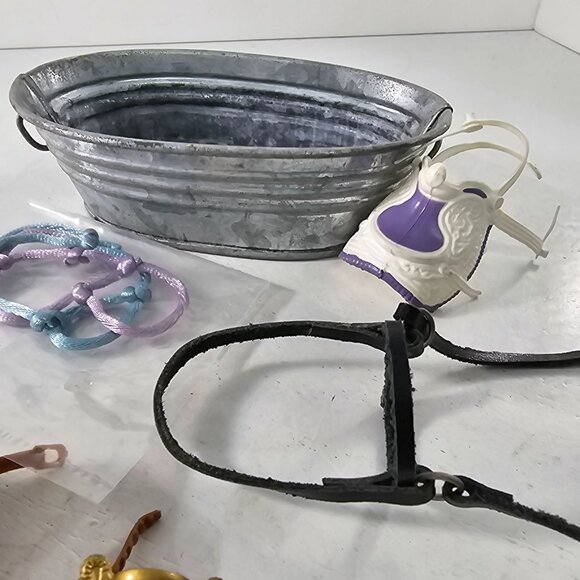 Breyer Horse Tack Accessories Set Trough Halter Bridle Trophy Bucket Saddle - Picture 6 of 6